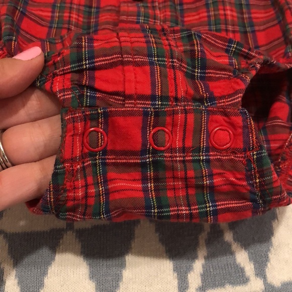 Carter’s red button down holiday Christmas shirt - Picture 4 of 5